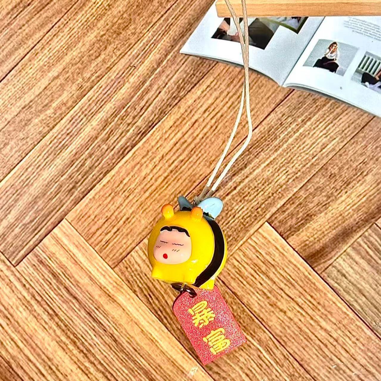 Crayon Shin-chan Bee Cosplay F - огляд і ціна Car Accessories Essentials