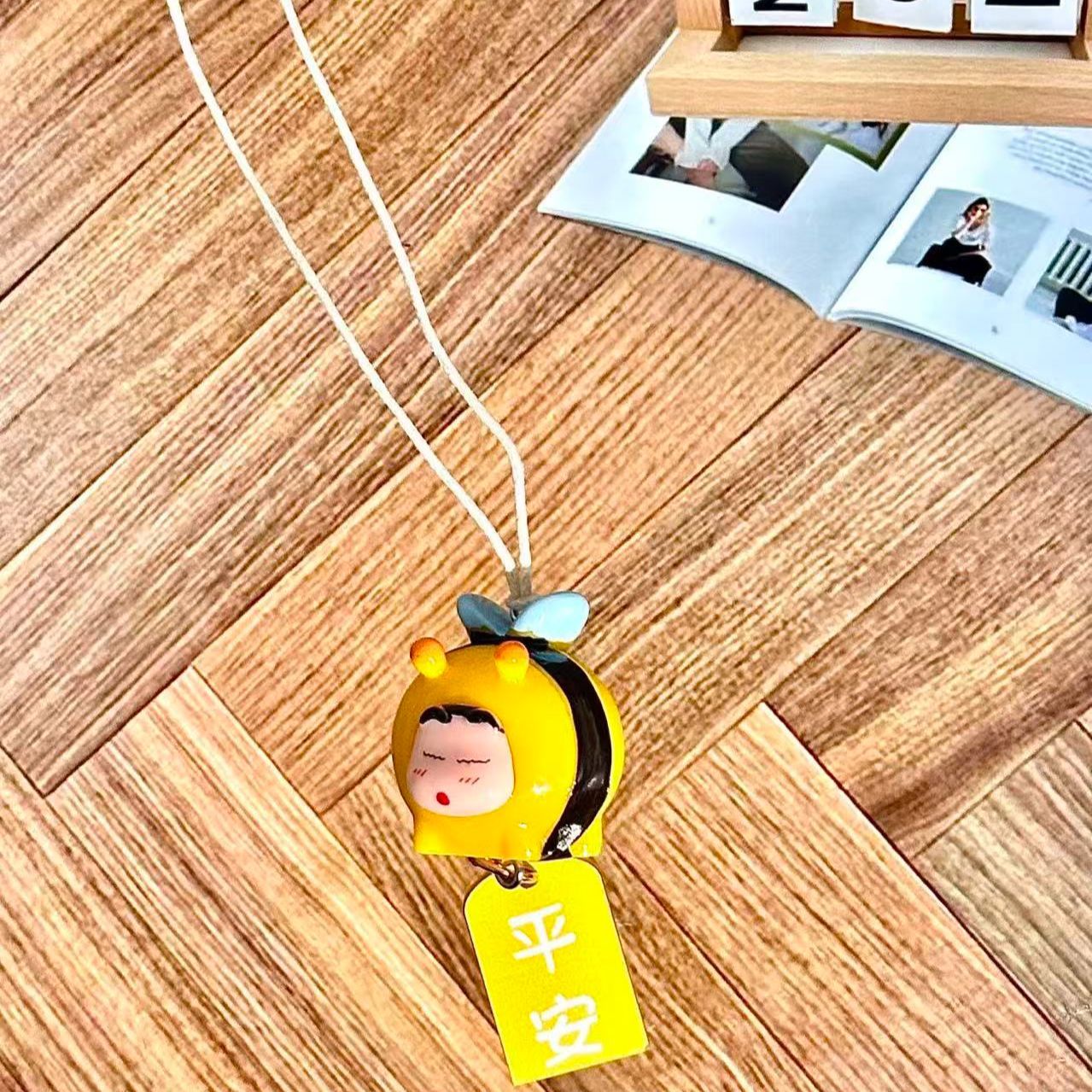 Crayon Shin-chan Bee Cosplay F - огляд і ціна Car Accessories Essentials
